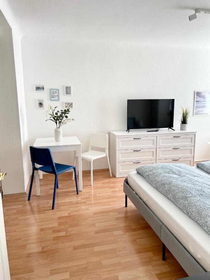 Cosy Apartment Near Schoenbrunn & Meidlinger Market Bécs Kültér fotó